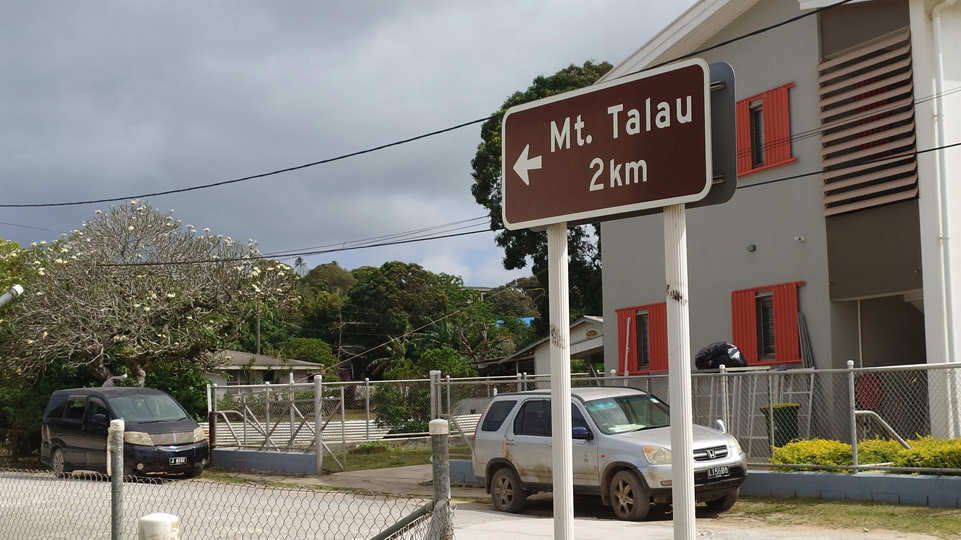 haapai-nach-vavau-mt-talau-wegweiser