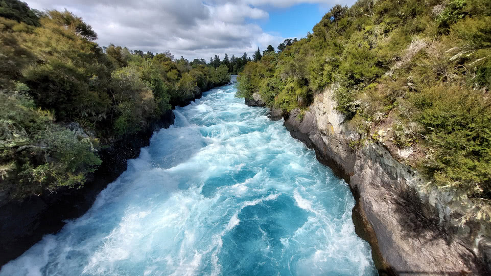 neuseeland-bis-taupo-huka-falls-waikato-river