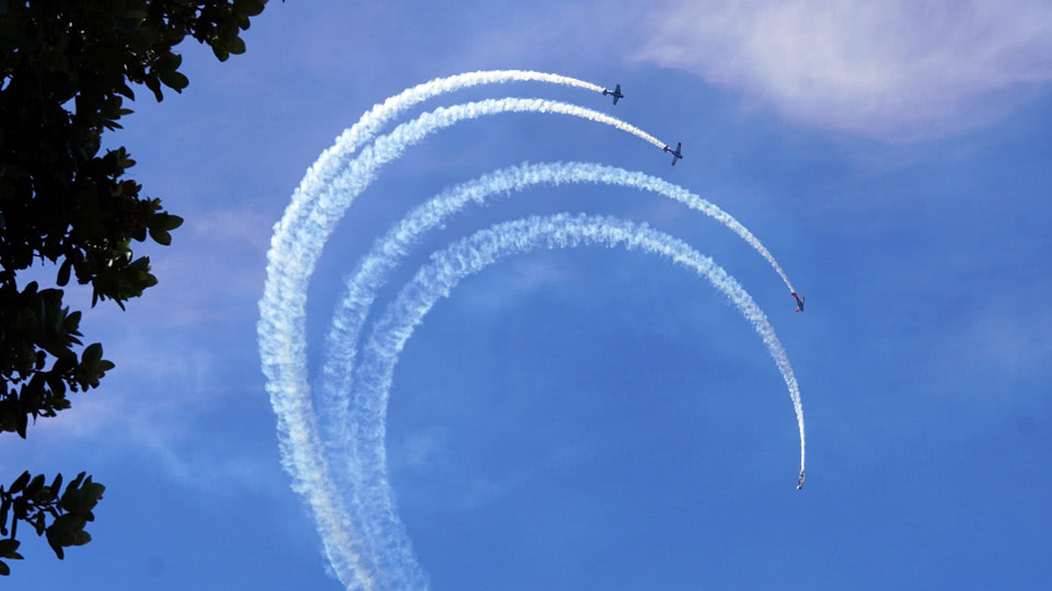 neuseeland-bis-taupo-napier-flugshow-looping