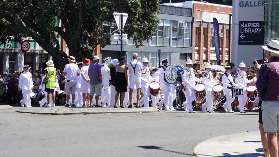 neuseeland-bis-taupo-napier-navy-orchester