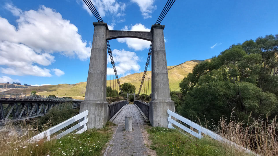 neuseeland-bis-taupo-springvale-suspension-bridge