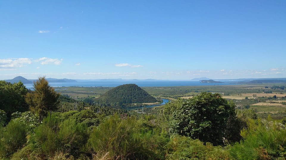 neuseeland-bis-taupo-te-ponanga-saddle-view-point