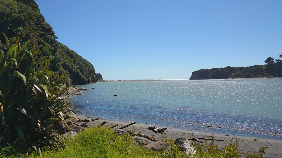 neuseeland-bis-turangi-three-sisters-and-the-elephant-rock