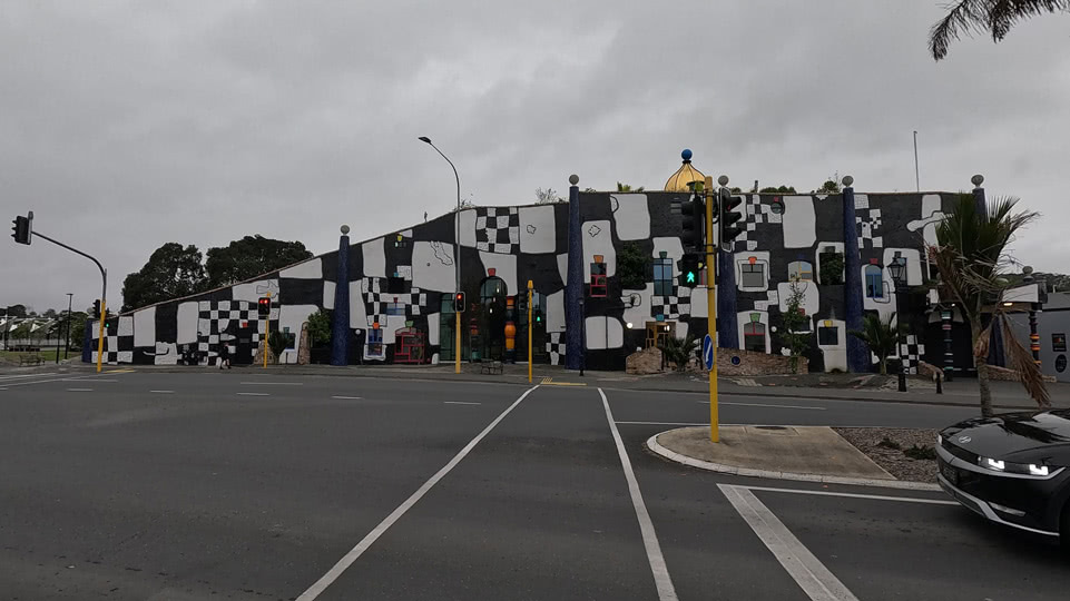 neuseeland-wetterfenster-hundertwasserhaus