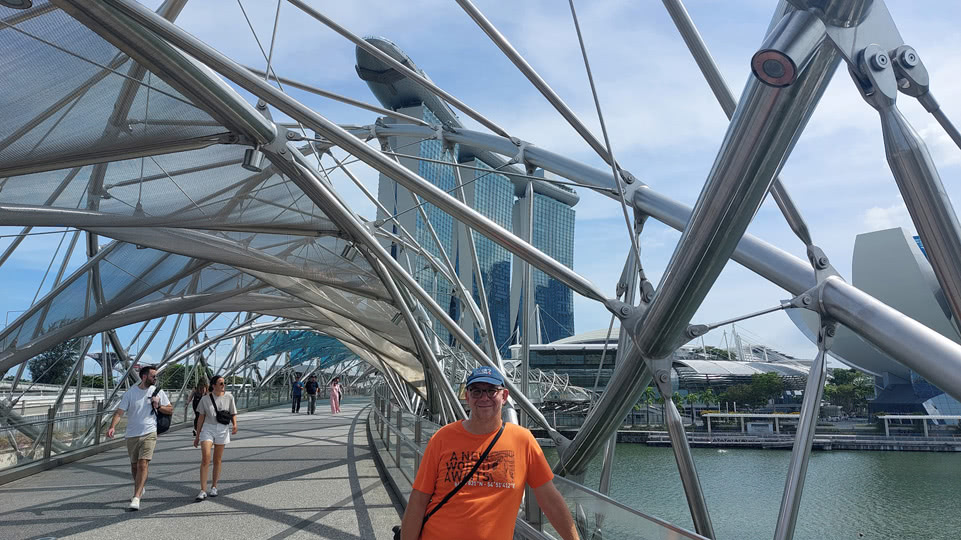 singapur-allan-auf-der-helix-bruecke