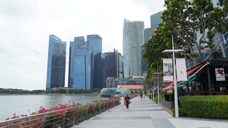 singapur-bay-walkway-skyline