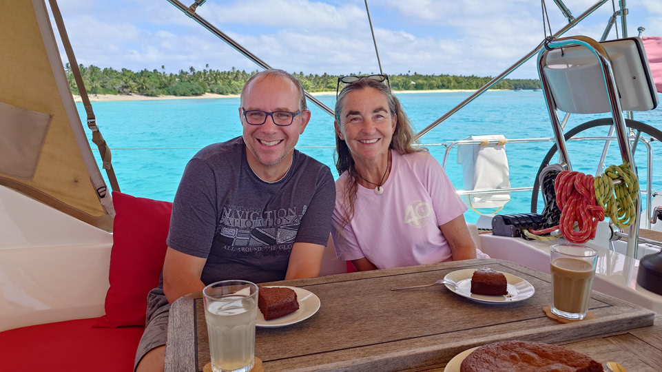 tonga-buckelwale-geburtstag-mit-nomad