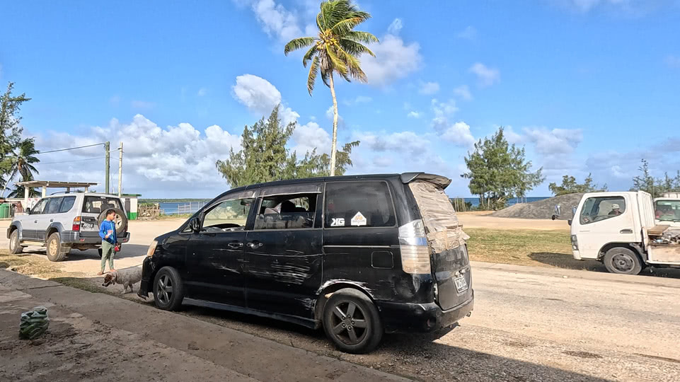 tonga-haapai-auto-keine-scheibe