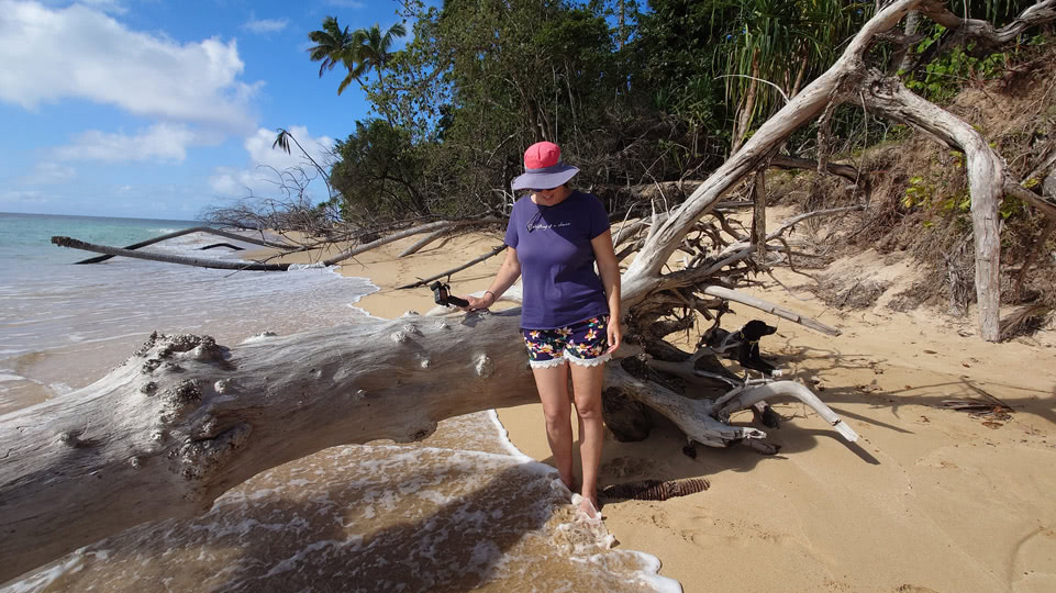 tonga-haapai-uoleva-nelly-strand