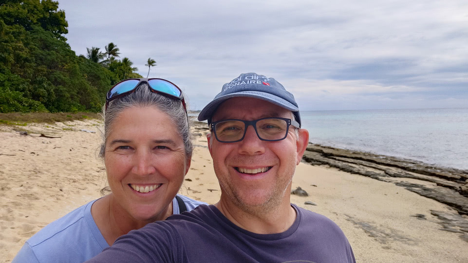 tonga-sehnsuchtsplatz-selfie-sandy-beach