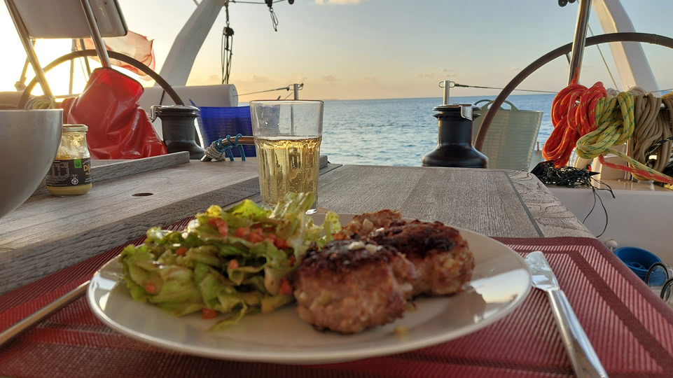 tonga-tongatapu-abendessen-sonnenuntergang