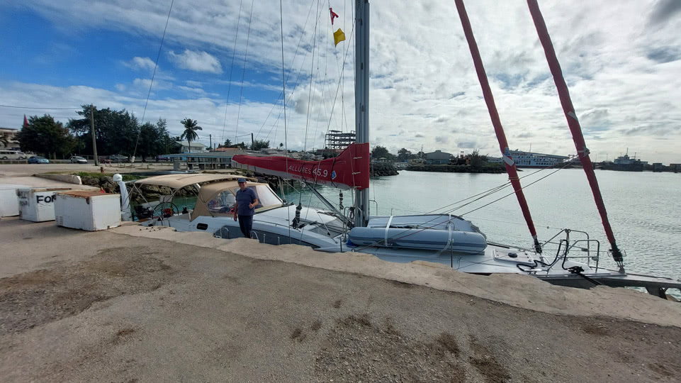 tonga-tongatapu-meerla-hafen-einklarieren