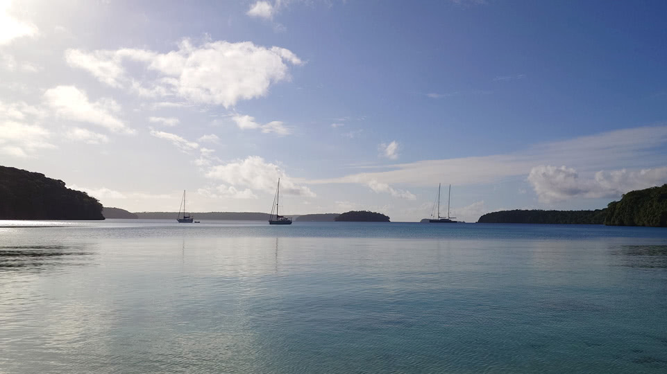 vavau-bis-nach-tongatapu-port-maurelle-abendstimmung