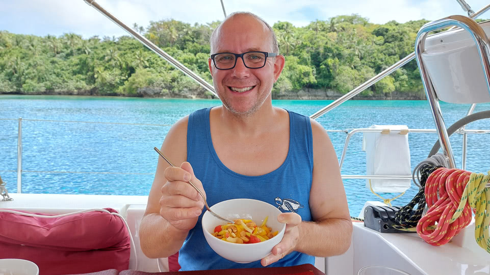 vavau-bis-nach-tongatapu-port-maurelle-mangosalat-geniessen