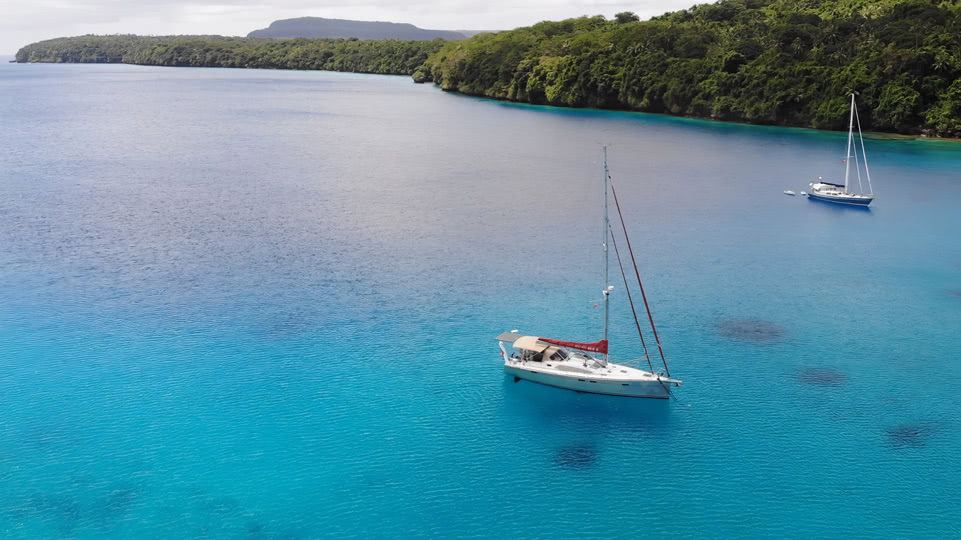 vavau-bis-nach-tongatapu-port-maurelle-meerla-aus-der-luft