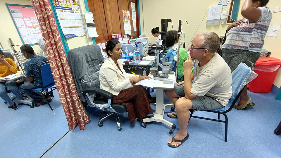 fiji-savusavu-zyklonsaison-augenklinik-behandlung
