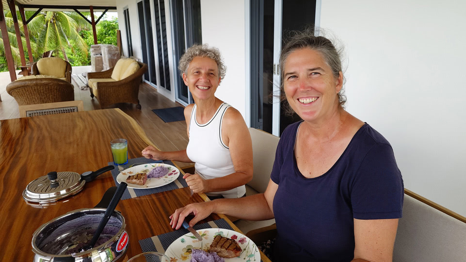 fiji-savusavu-zyklonsaison-sawadiva-estate-essen