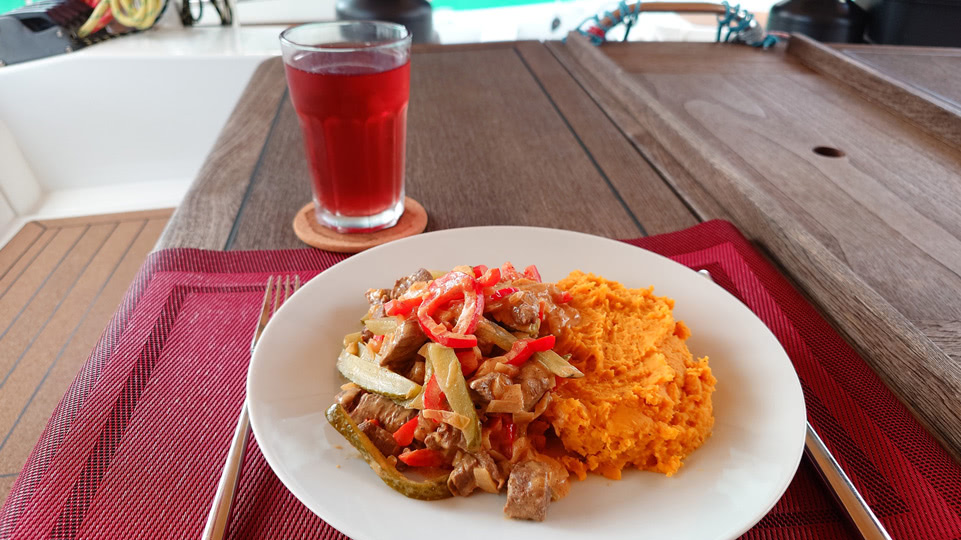 fiji-savusavu-zyklonsaison-stroganoff-spezial