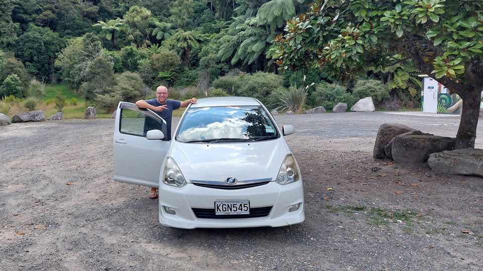 neuseeland-suedinsel-teil-1-tag-01-halt-lake-waipapa