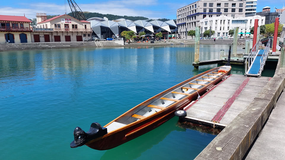 neuseeland-suedinsel-teil-1-tag-03-waka-im-hafen-von-wellington