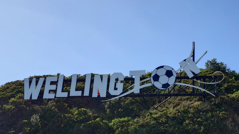 neuseeland-suedinsel-teil-1-tag-03-wellington-schriftzug