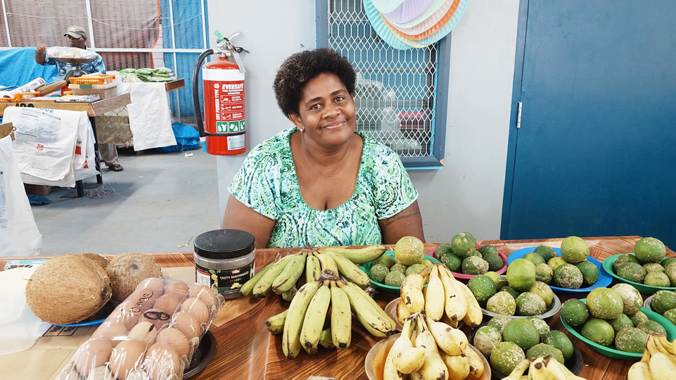 fiji-time-einkaufen-marktfrau