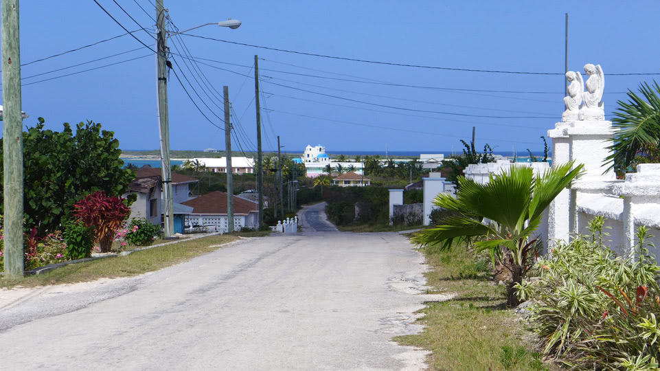 bahamas-longisland-hauptstrasse