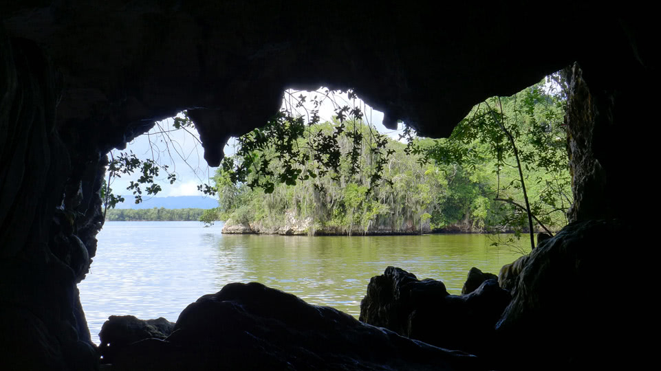 jurassic-park-los-haitises-cueva-de-la-arena